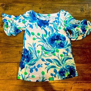 Like new. Lilly Pulitzer Shirt XXS.
